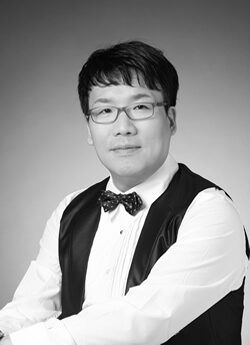 指揮者 キム・ドンウク